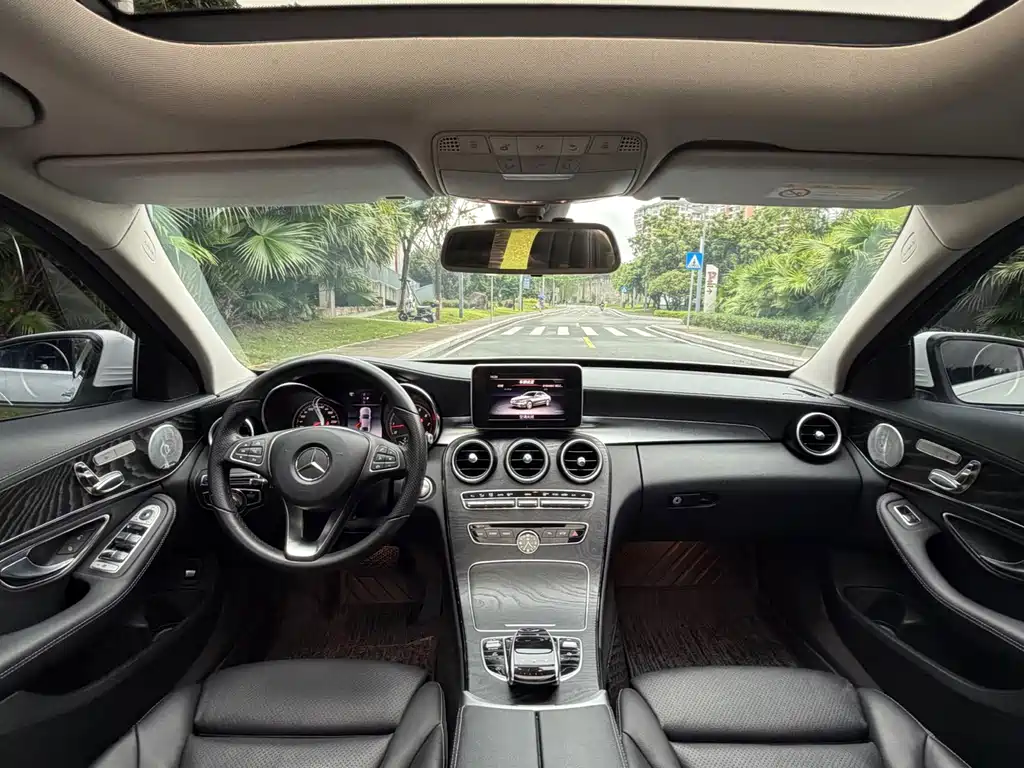 Mercedes-Benz C-Class — миниатюра 5