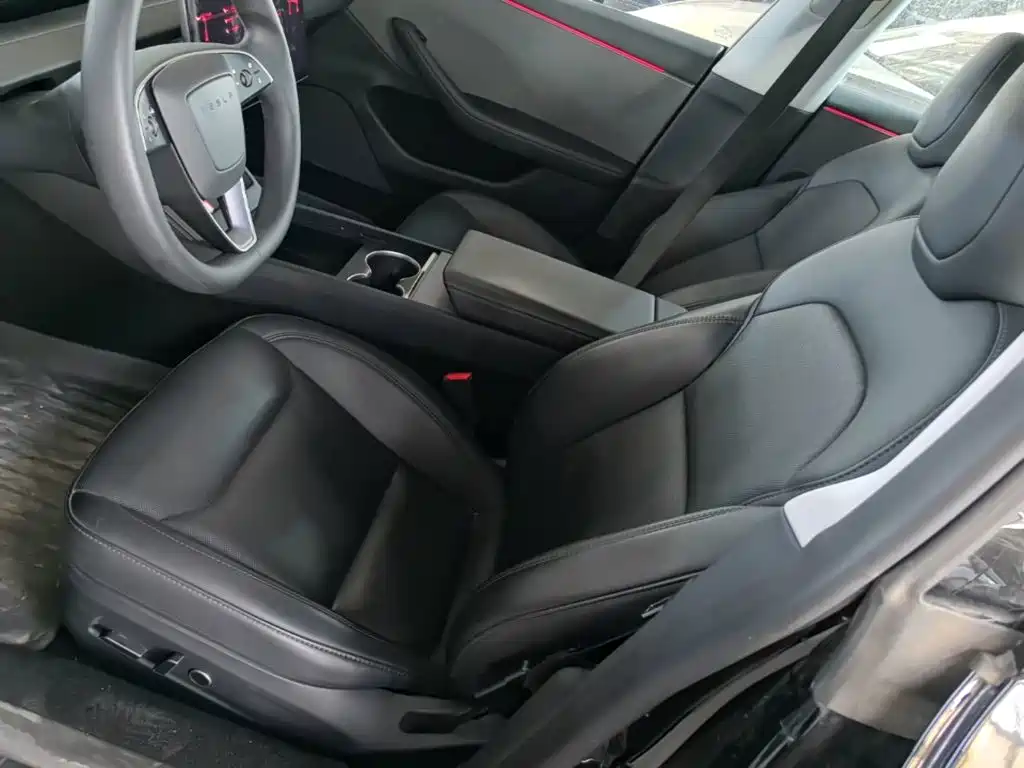 Tesla Model 3 — миниатюра 15