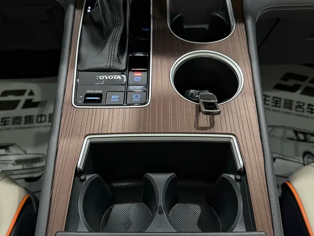 Toyota Sienna — миниатюра 22