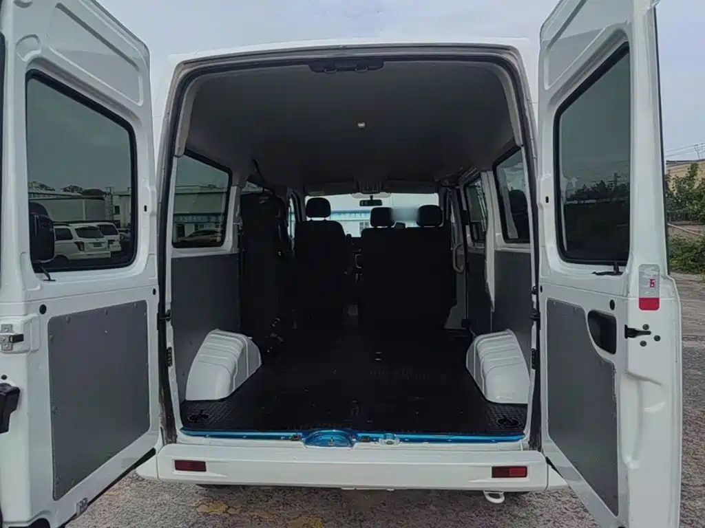 MAXUS V80 — миниатюра 19