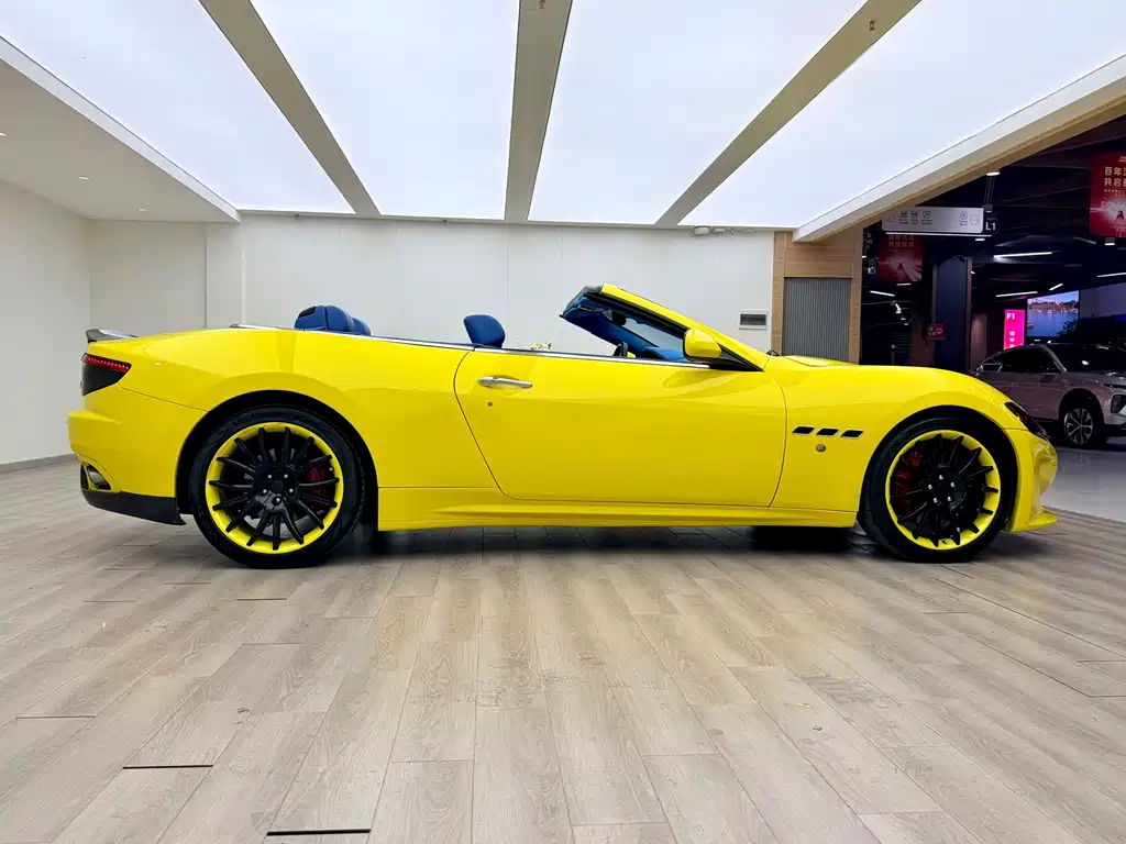 Maserati GranCabrio 2012 4.7L Sport