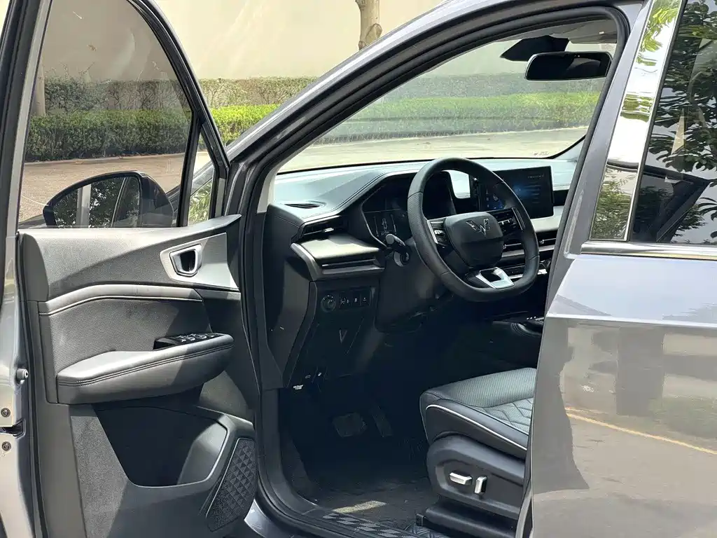 Wuling Jiachen — миниатюра 6