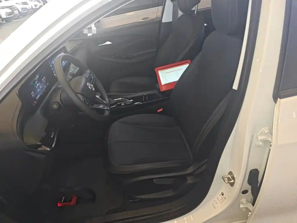 Buick Verano — миниатюра 15