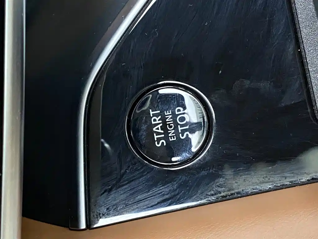 NISSAN EXPLORING THE LAND