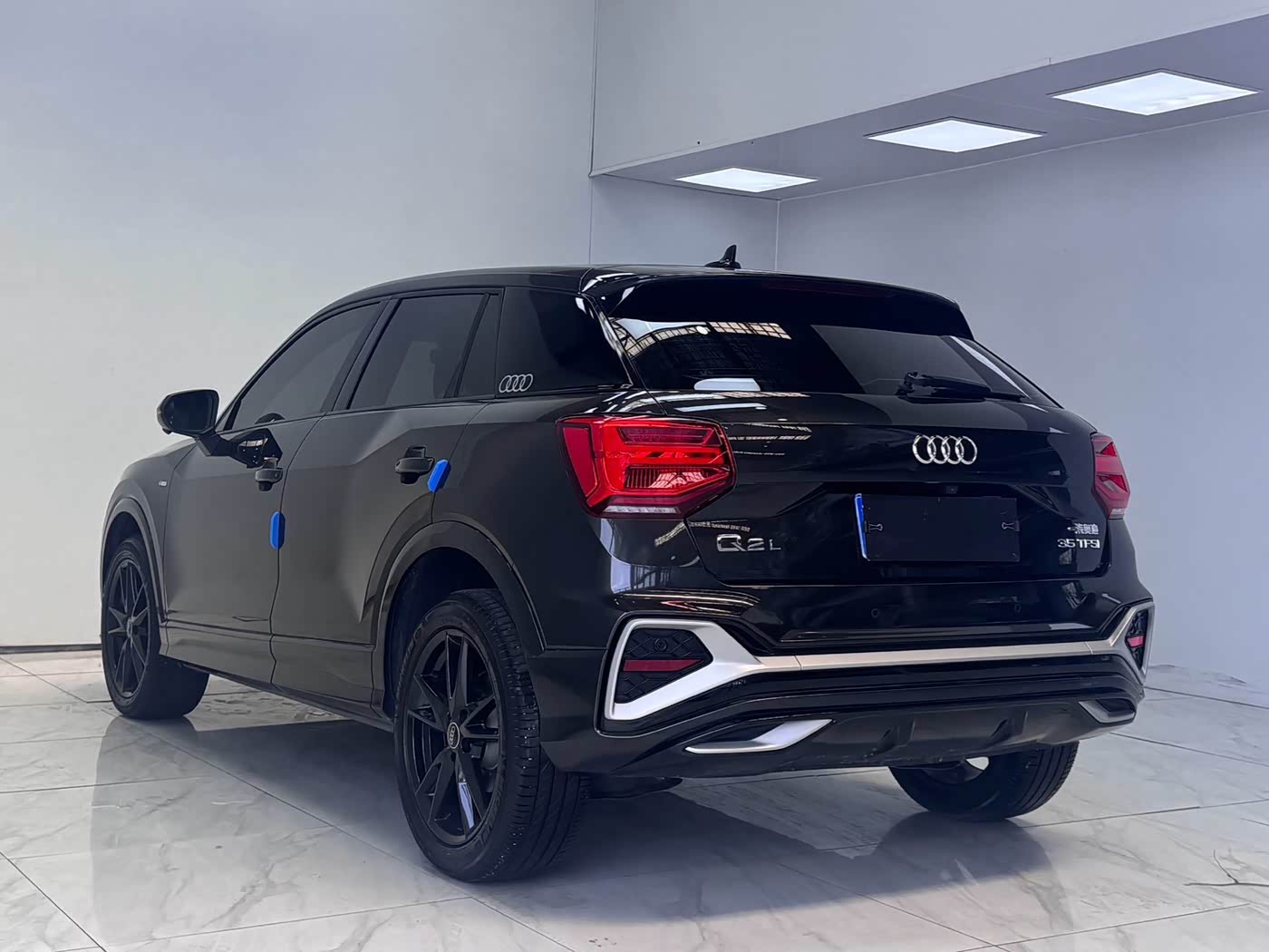 Audi Q3 1.4 л 2023 г. Чёрный, пробег 12500 км