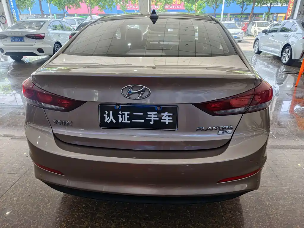 Hyundai Elantra — миниатюра 9