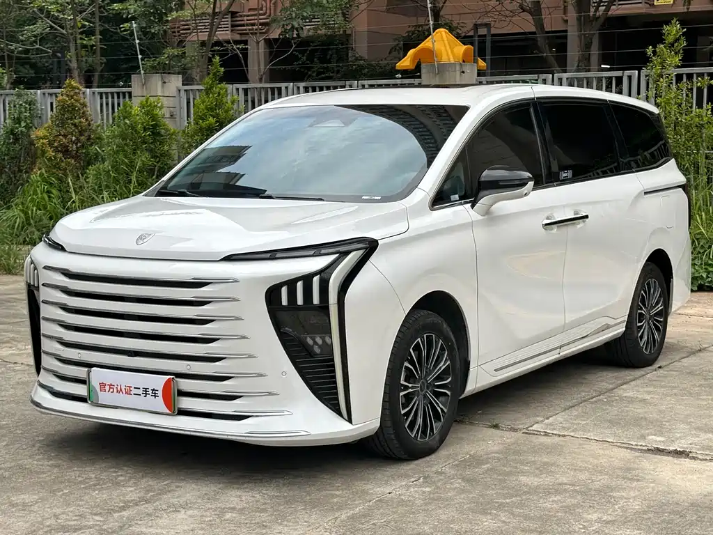 Fengxing Xinghai V9 2025