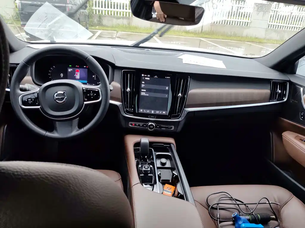 Volvo V90 2024 Cross Country B5 AWD