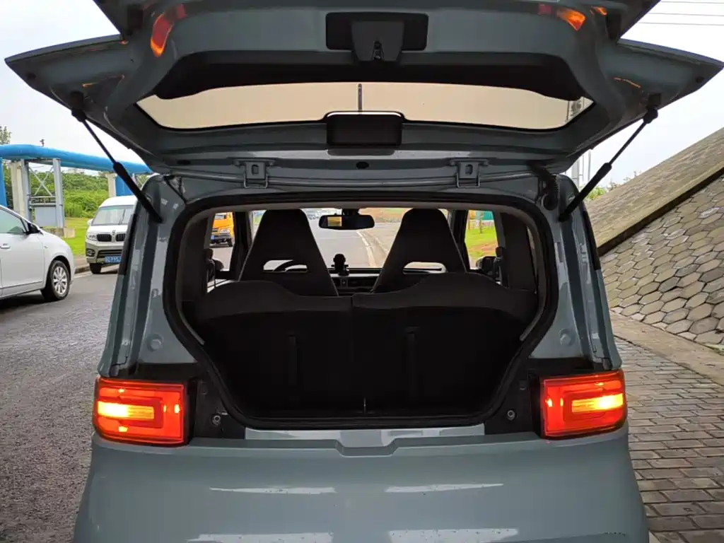 Wuling MINIEV — миниатюра 19