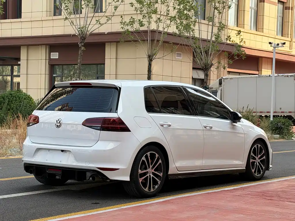 Volkswagen Golf — миниатюра 6