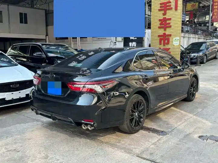 Toyota Camry — миниатюра 4