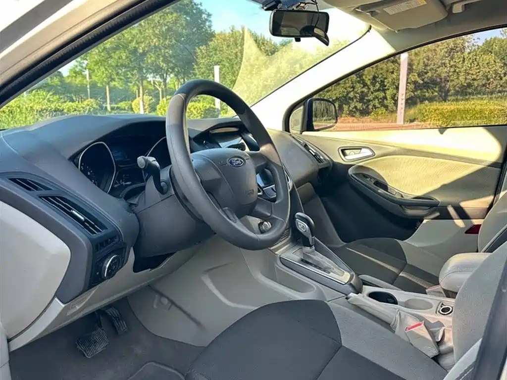 Ford Focus 2012 1.6L AT Comfort
