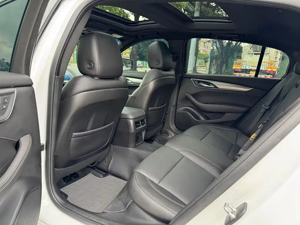 Cadillac CT5 — миниатюра 11