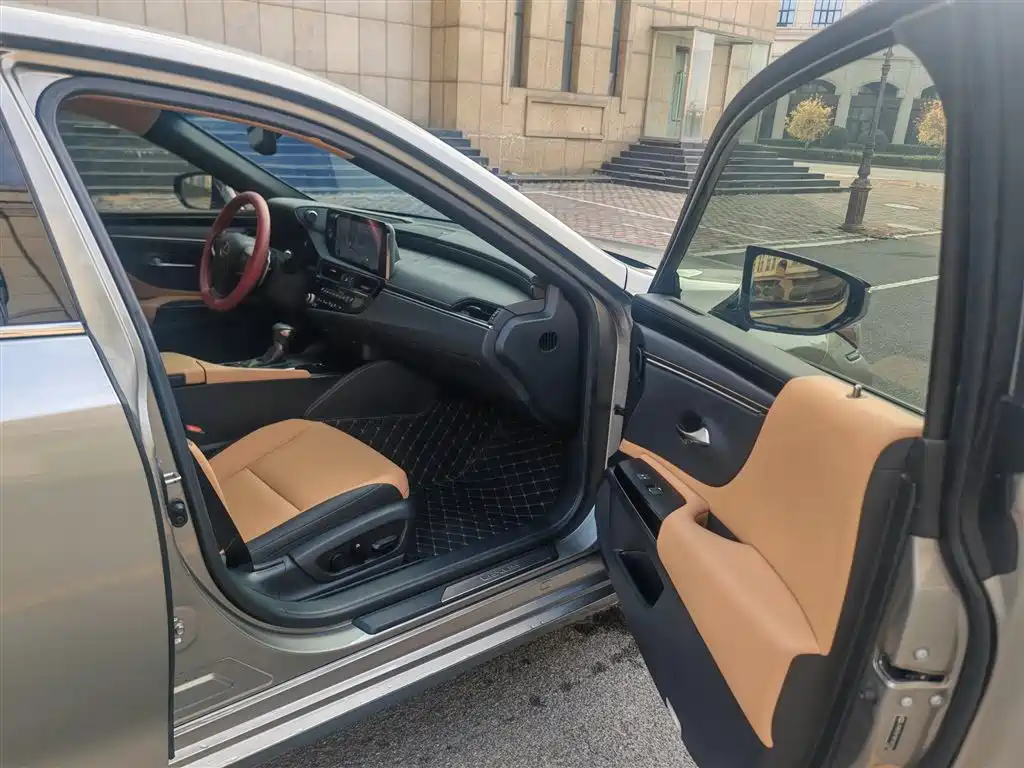 Lexus ES — миниатюра 16