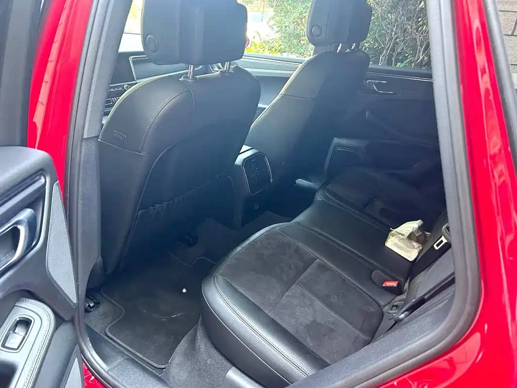 Porsche Macan — миниатюра 4
