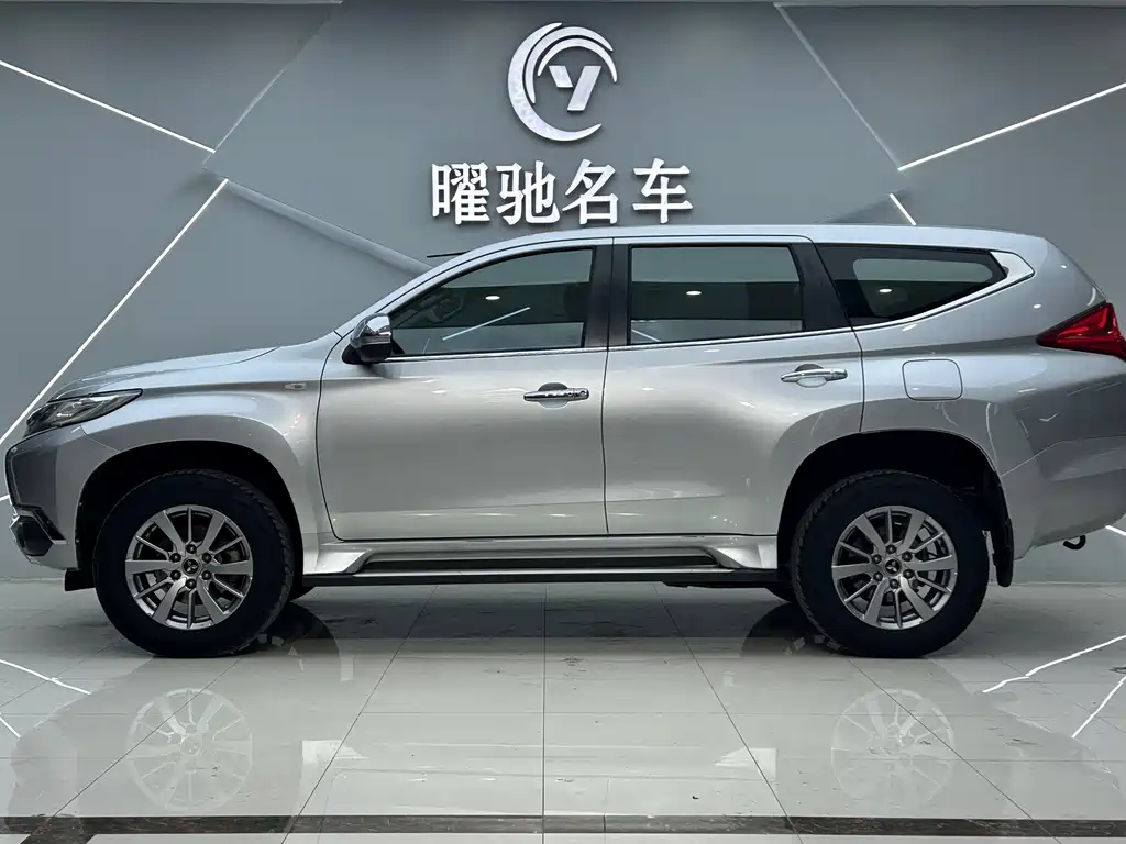 MITSUBISHI PAJERO JINCHANG