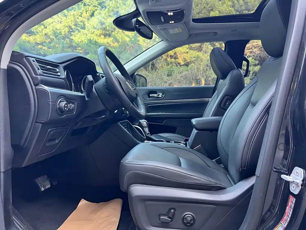 Jeep Grand Commander — миниатюра 4