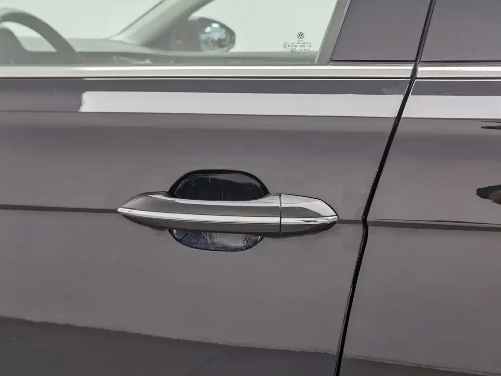 Volkswagen Passat PHEV — миниатюра 18