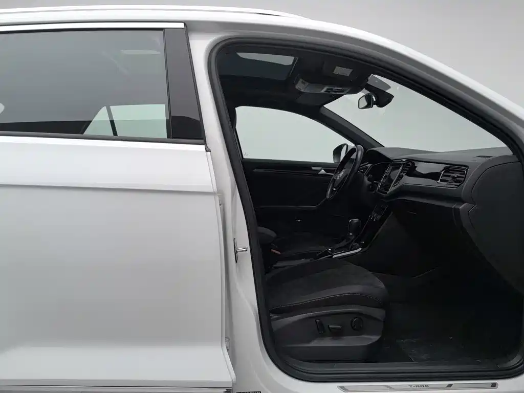Volkswagen T-Roc — миниатюра 23