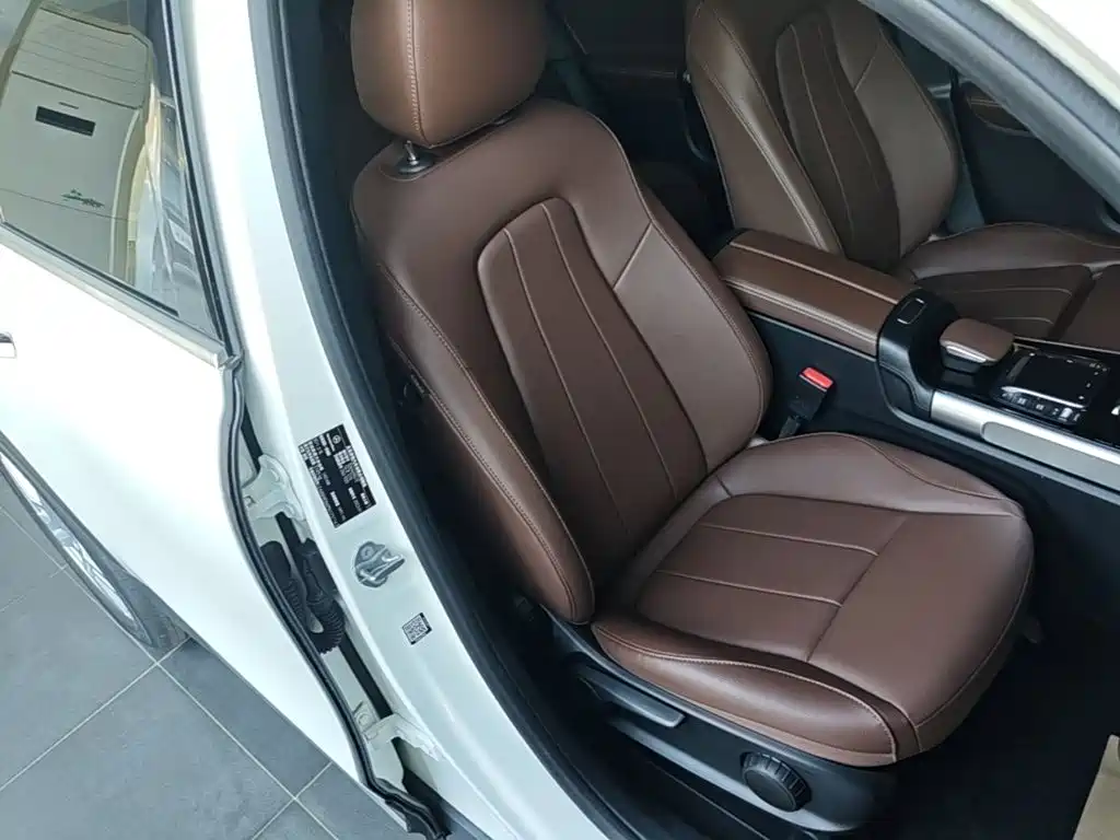 Mercedes-Benz GLB — миниатюра 25
