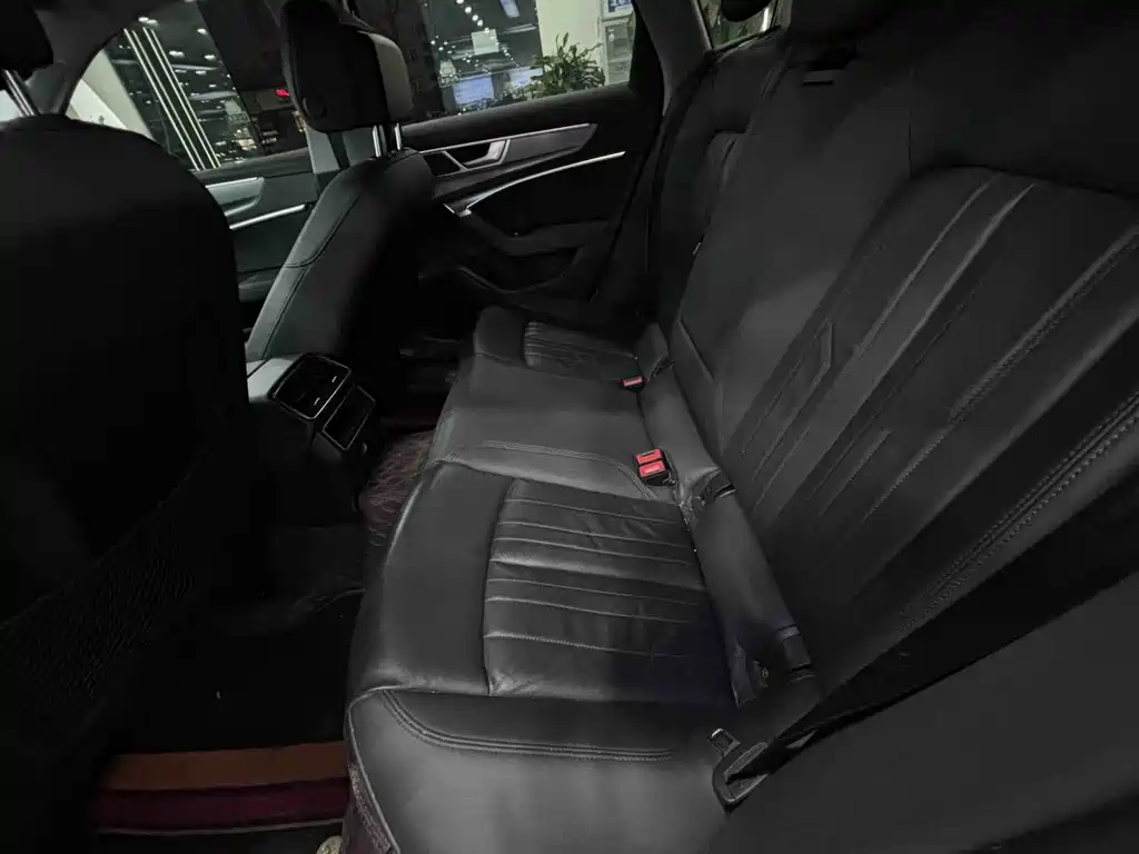 Audi A7L 2024 45TFSI S-line