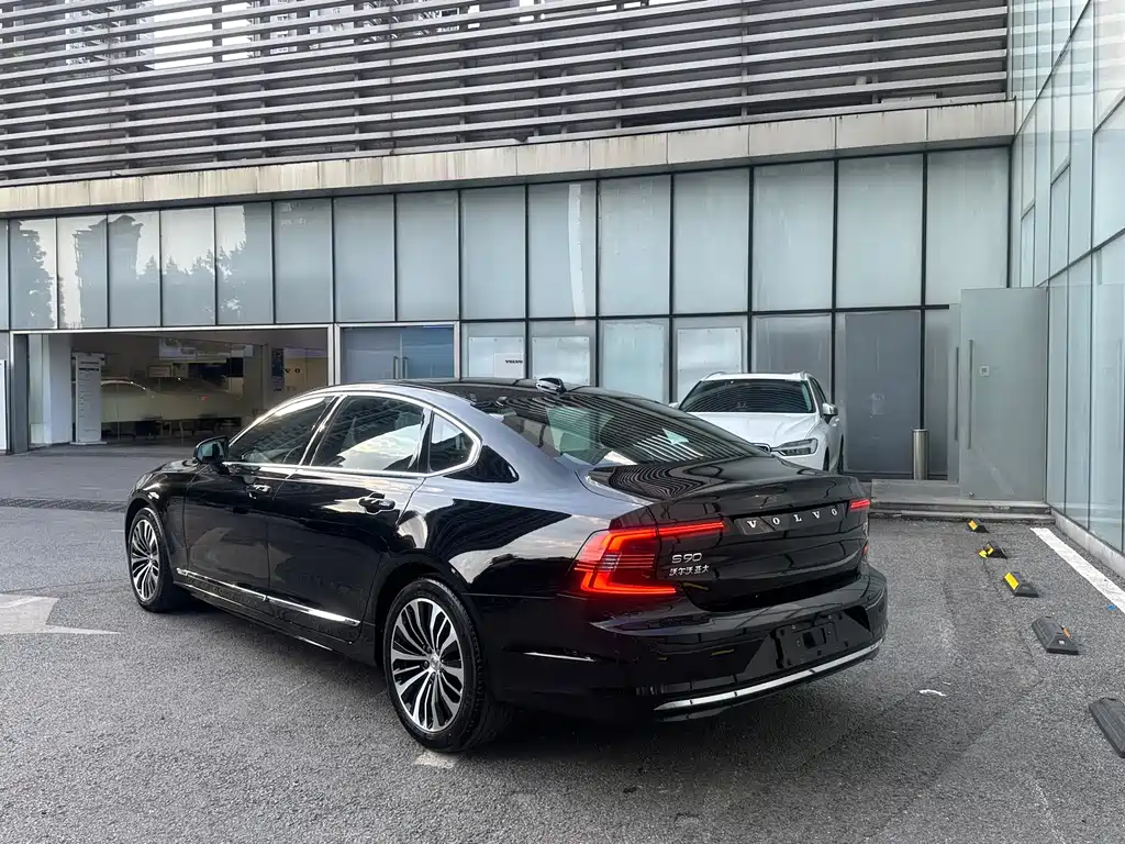 Volvo S90 — миниатюра 6