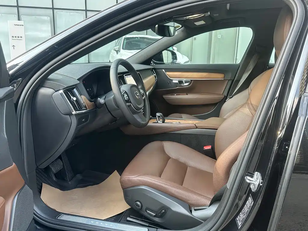 Volvo S90 — миниатюра 8