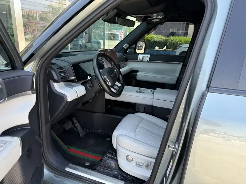 Fangchengbao Leopard 7 7 2025 200KM Max