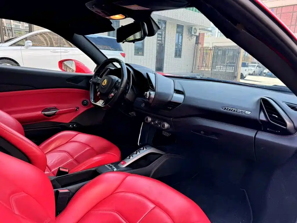 Ferrari 488 — миниатюра 7