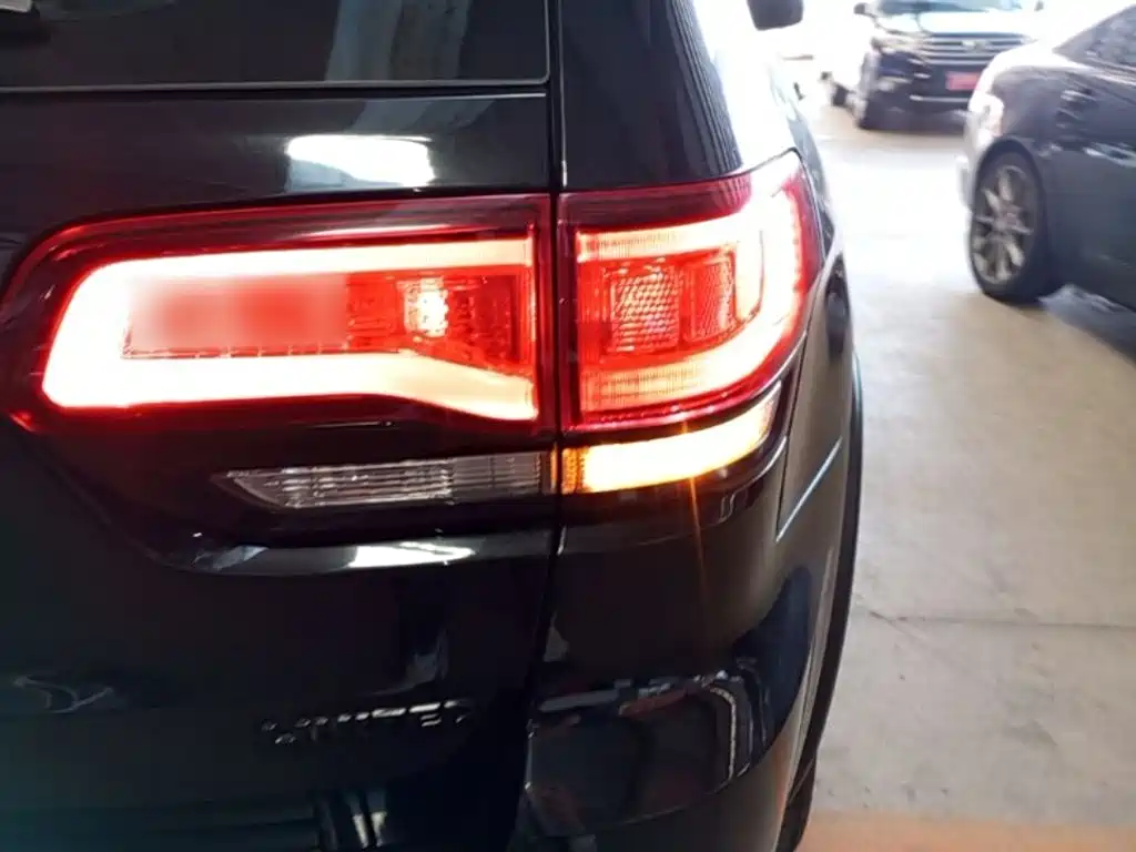 Jeep Grand Cherokee (Import) — миниатюра 8
