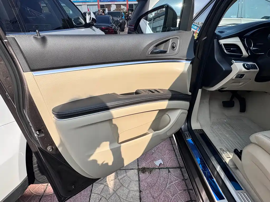 Buick GL8 — миниатюра 3