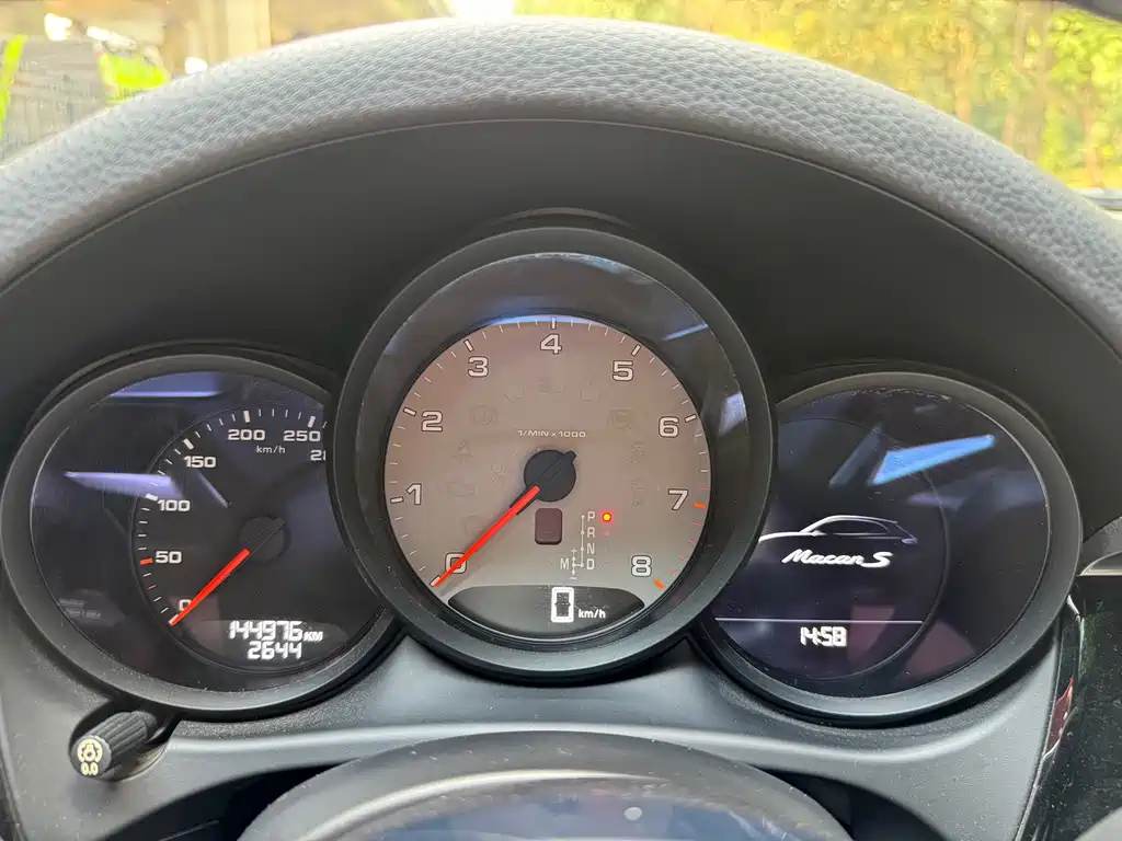 Porsche Macan — миниатюра 11