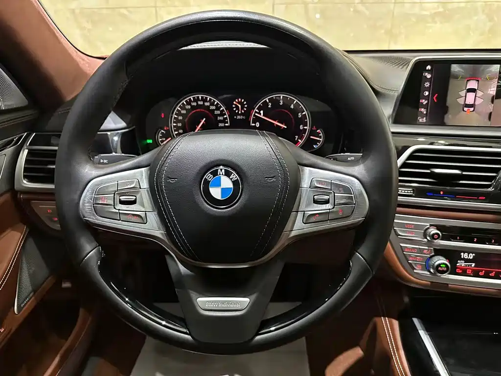 BMW 7 Series — миниатюра 7