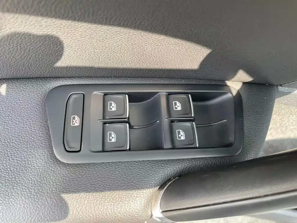 Volkswagen Golf — миниатюра 13