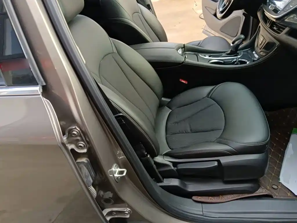 Buick Envision Plus — миниатюра 25