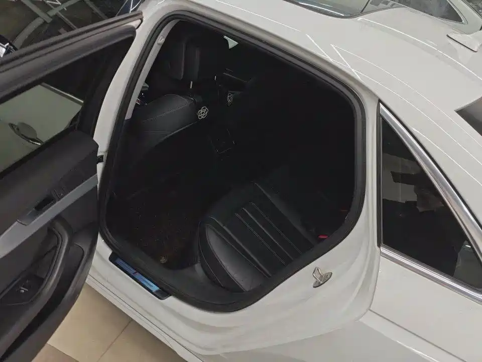 Audi A4L — миниатюра 6