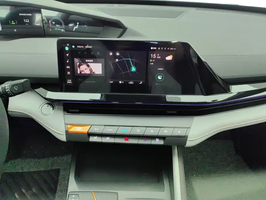 Changan UNI-V iDD — миниатюра 13