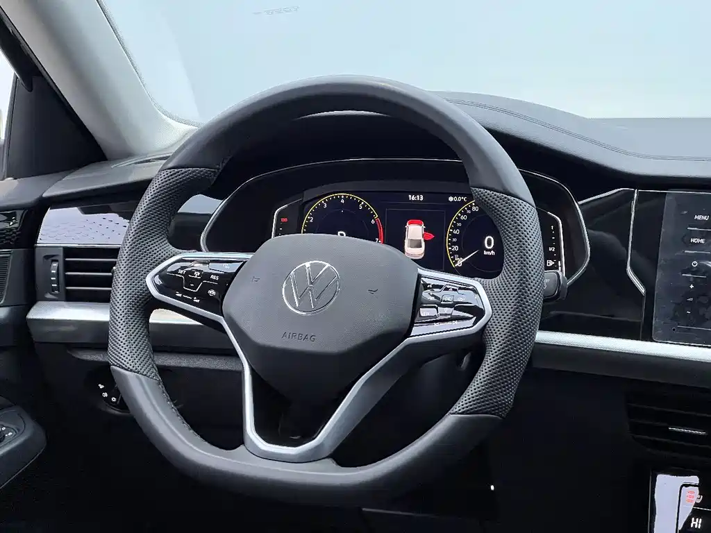 Volkswagen Passat 2024 380TSI