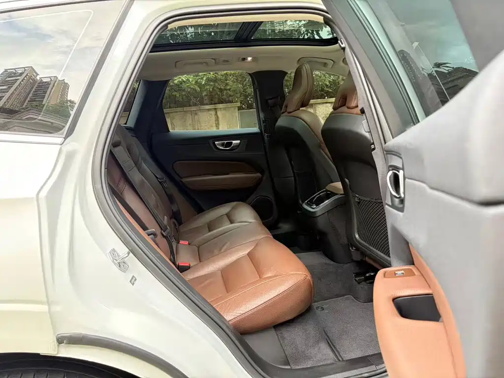 Volvo XC60 — миниатюра 7