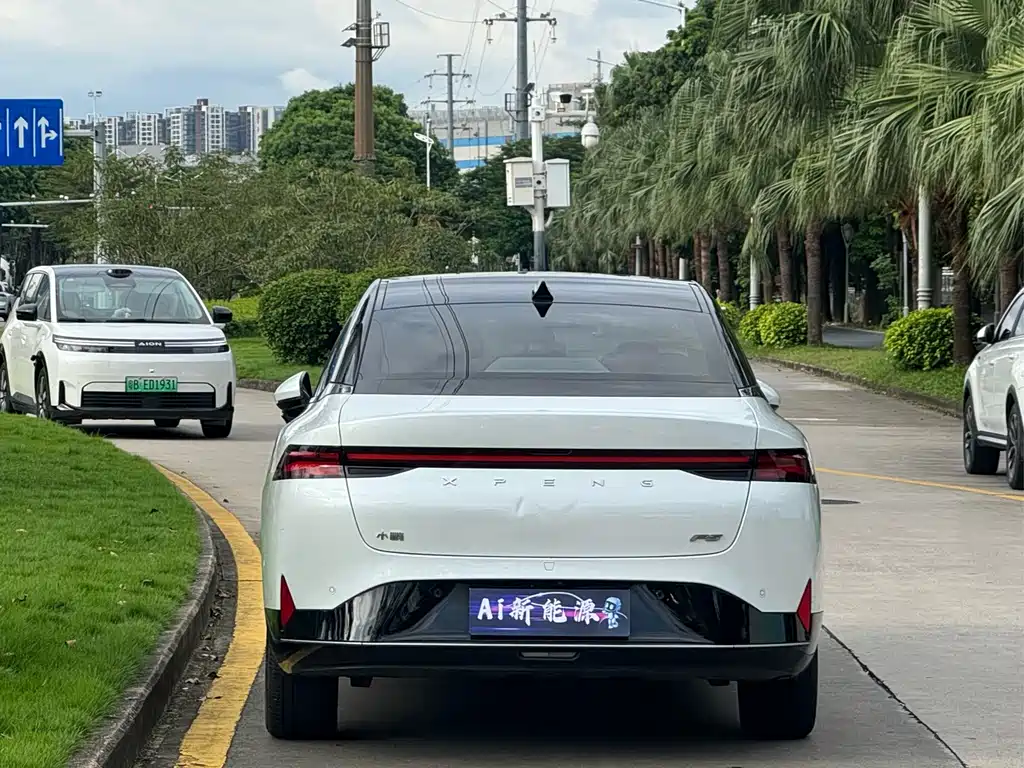XPeng P5 — миниатюра 5