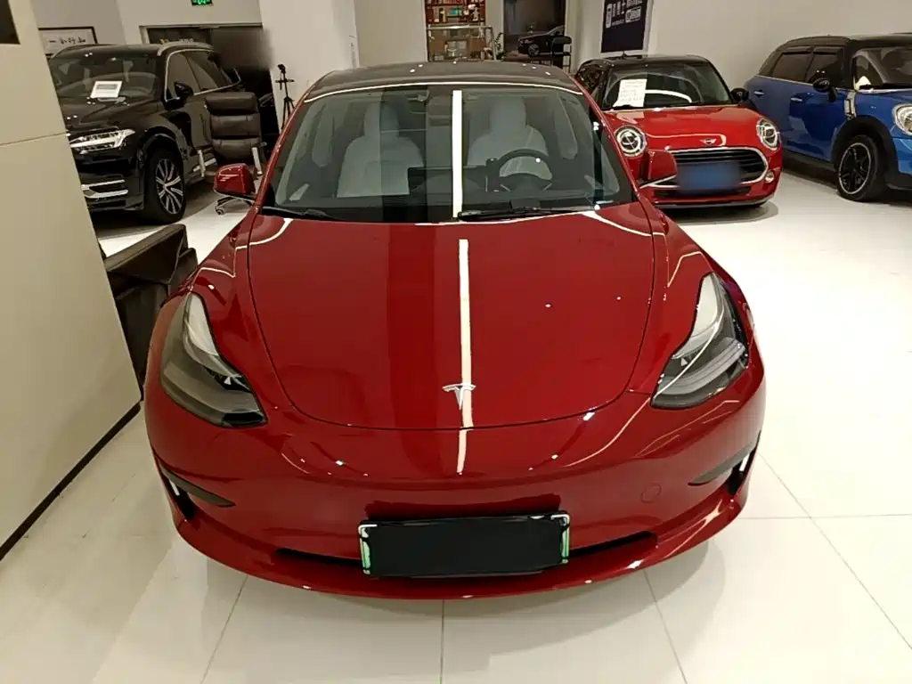 Tesla Model 3 — миниатюра 3