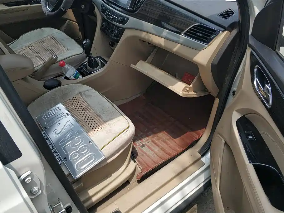 Baojun 730 2016 1.5T MT Luxury 7 мест