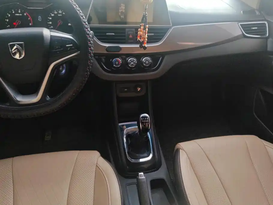 Baojun 310W — миниатюра 13
