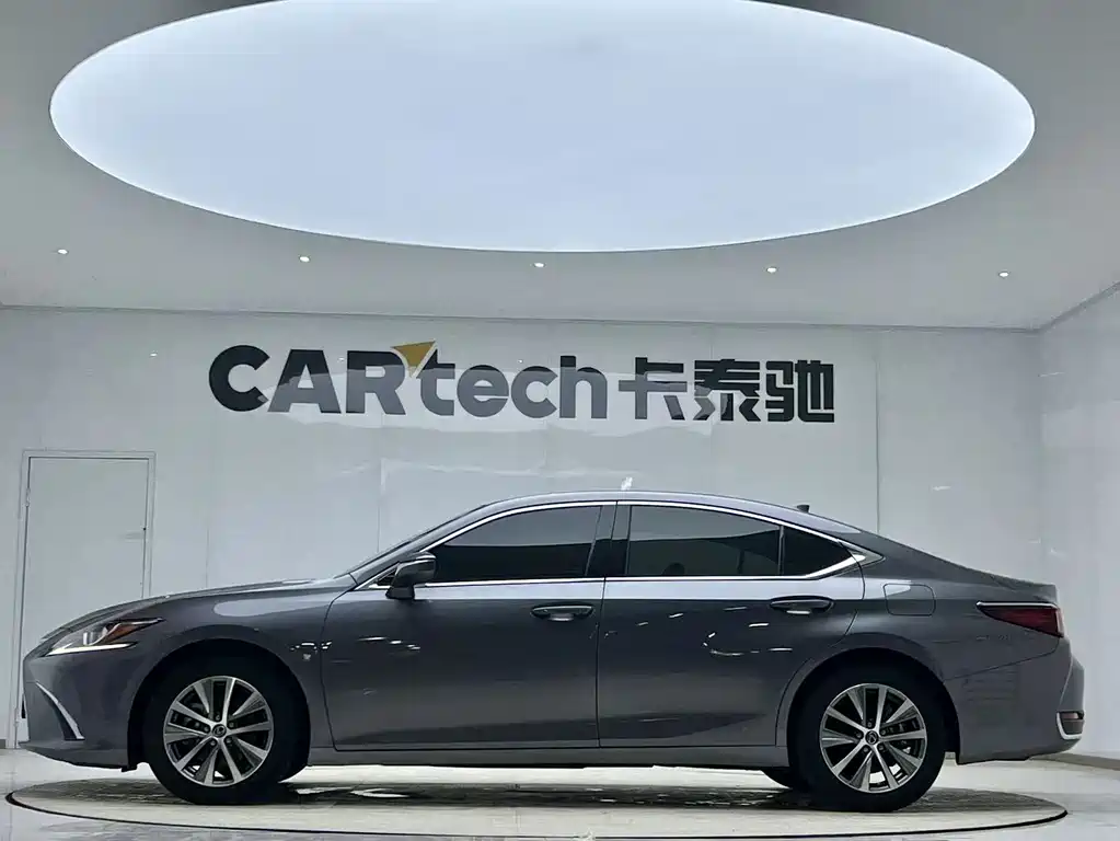 Lexus ES 2020 200