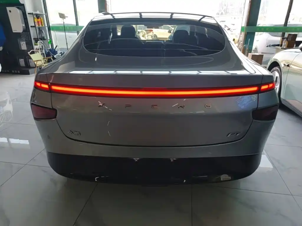 XPeng P7 — миниатюра 6