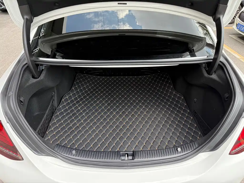 Mercedes-Benz C-Class — миниатюра 23