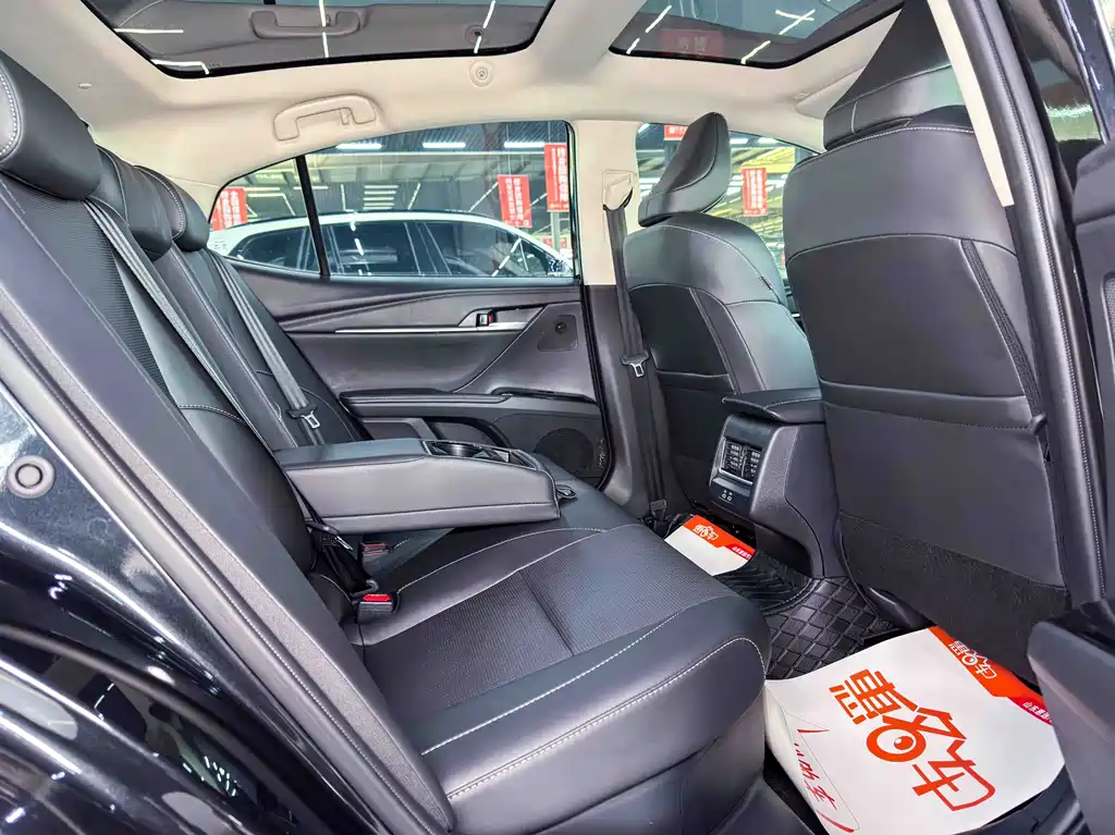 Toyota Camry 2024 2.0HG Luxury