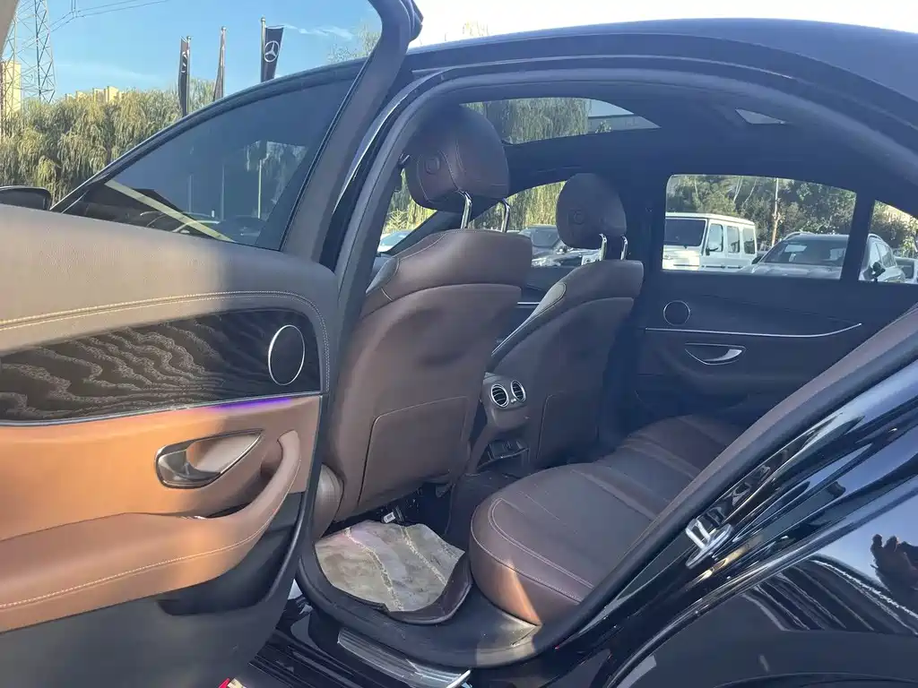 Mercedes-Benz E-Class (Import) — миниатюра 5
