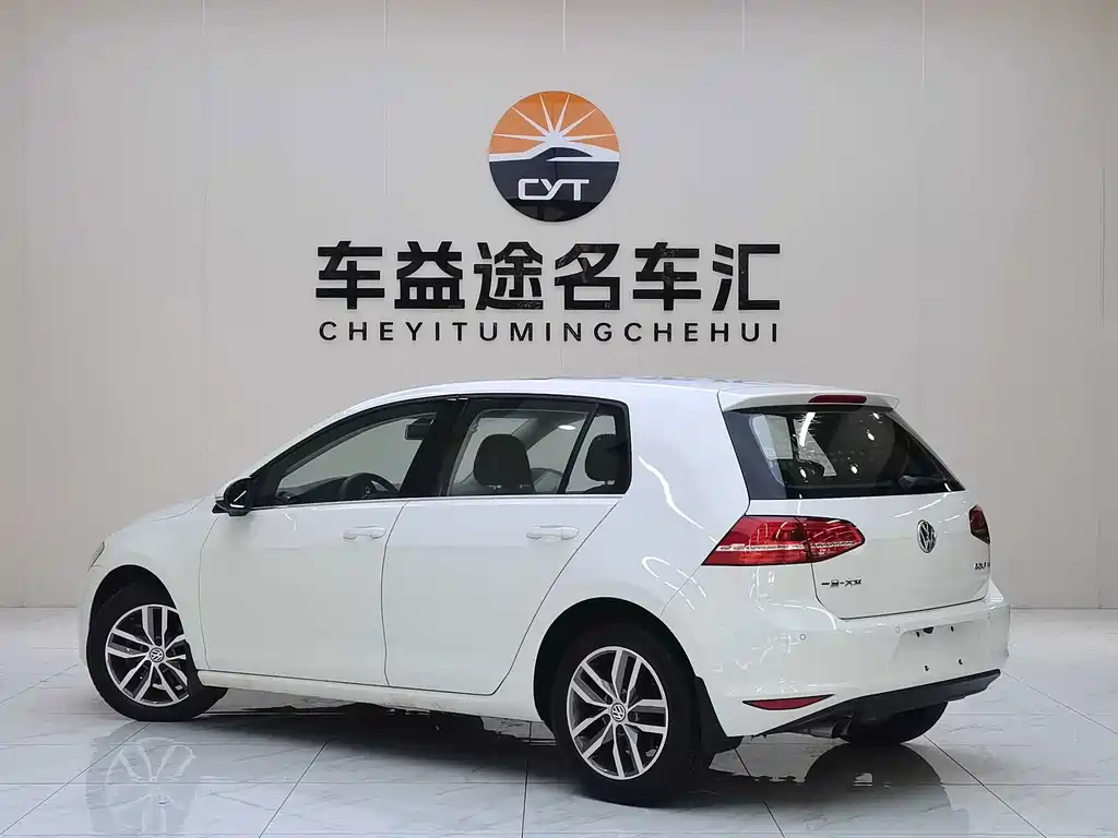 Volkswagen Golf 2016 230TSI AT Luxury