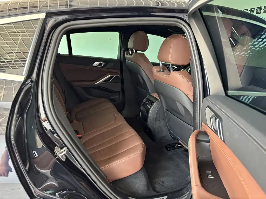 BMW X6 — миниатюра 22
